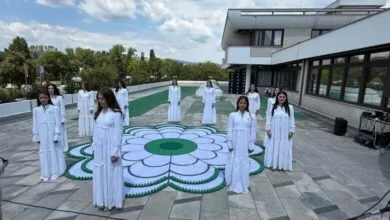 U Zagrebu izveden Performans „Cvijet istine i nade“ povodom 31. godišnjice genocida u Srebrenici
