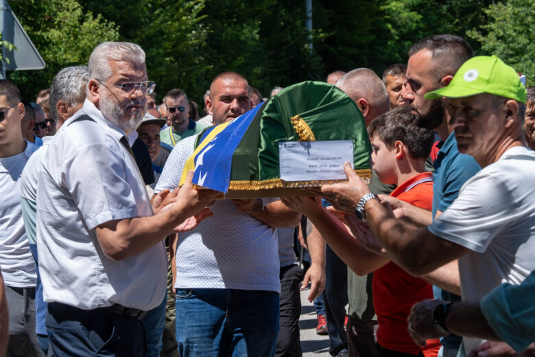 Obilježena 34. godišnjica zločina nad mještanima Tihovića, klanjanja dženaza Đemi Hadžići