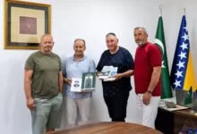 PRED VRATIMA OLOVSKE DŽAMIJE SUSRET SA ESADOM EF. PEPIĆEM