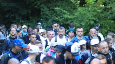 Iz Kampa Mravinjci krenula posljednja etapa Marša mira: Više od 170 učesnika iz Ilijaša na putu ka Potočarima