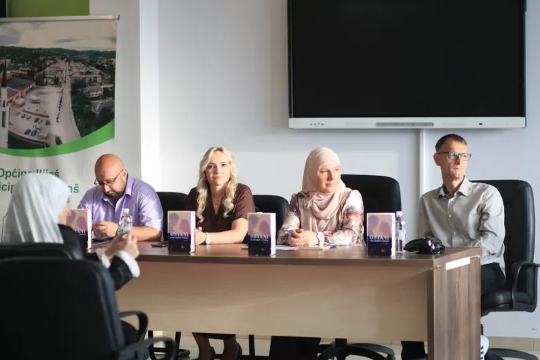 Promocija romana “Ostani i kad riječi utihnu” okupila ljubitelje lijepe riječi u Ilijašu