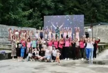 Odlična atmosfera na Zumba večeri u okviru IX VAART Festivala: FitZona Vareš spojila edukaciju, sport i zabavu