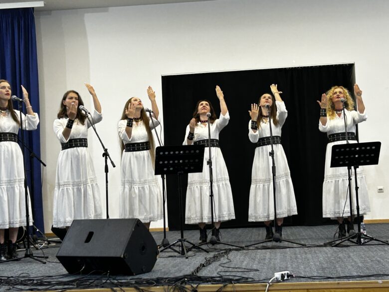 Čuvarice u Varešu oduševile publiku u okviru IX VAART Festivala