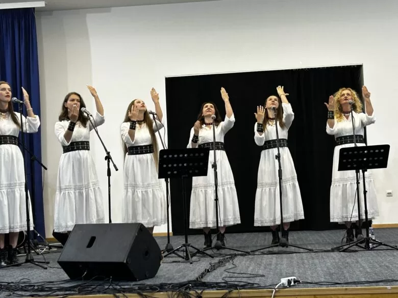 Čuvarice u Varešu oduševile publiku u okviru IX VAART Festivala