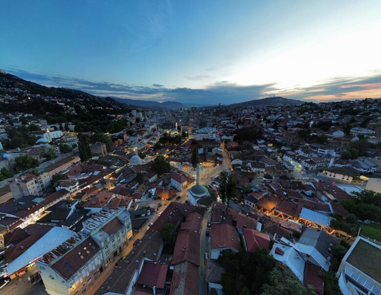 Pucnjava na Baščaršiji: Nepoznata osoba ispalila više hitaca