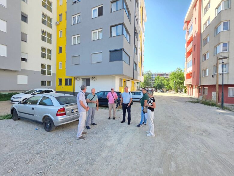 Radni sastanak uoči početka radova na uređenju naselja Banovac: Uvođenje izvođača u posao očekuje se naredne sedmice
