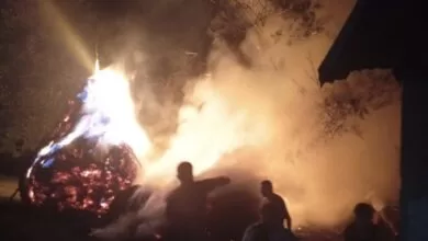 Požar u Solakovićima kod Ilijaša: Izgorjeli sijeno i pomoćni objekat