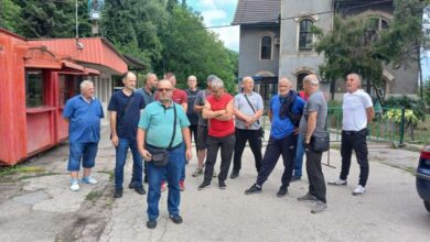 Zenički rudari protestuju ispred Vlade FBiH