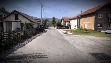 Brza vožnja između dva podvožnjaka u naselju Luka ponovo zabrinjava mještane: Traže postavljanje ležećih policajaca