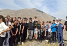 Oko 150 učenika iz Ilijaša planinarilo na Bjelašnici: Učenici osvojili vrh Javorak