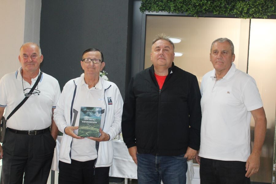 U Podlugovima održana promocija knjige o stradanju Podrinja