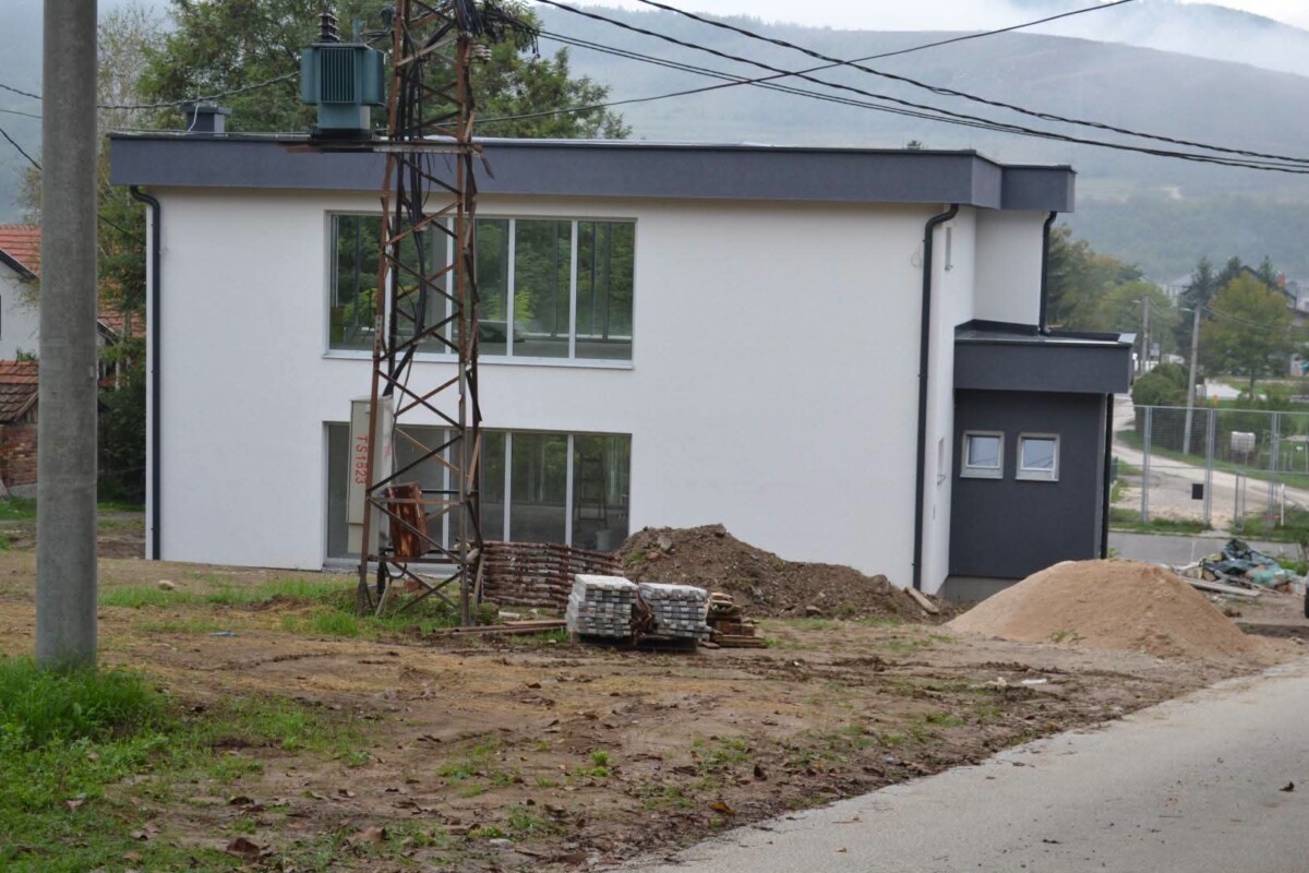 Potpisan ugovor za vanjsko uređenje Društvenog centra u Lješevu