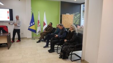 U Ilijašu održano predavanje za pčelare: Kako pravilno pripremiti pčelinja društva za zimu?