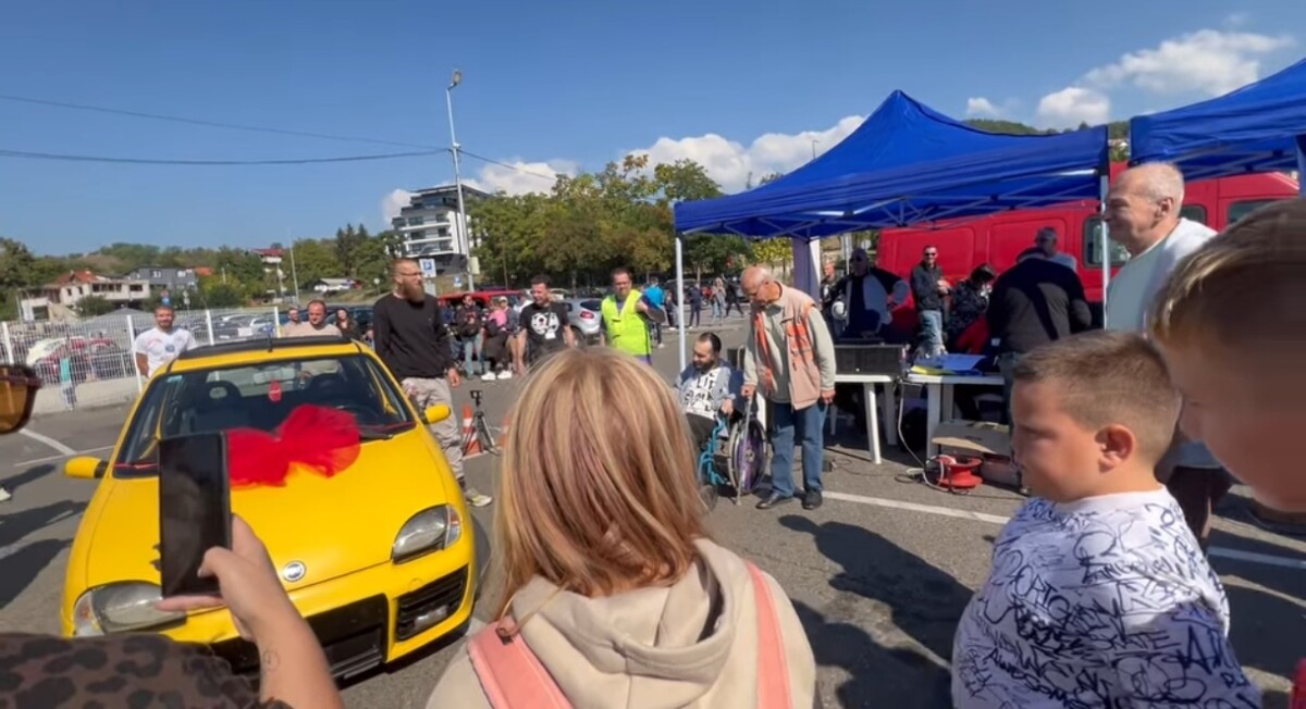 Tuzla danas plakala od sreće: Rally vozači Adi poklonili automobil koji je želio