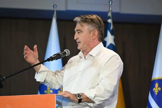 Komšić: Dirnu li u Memorijalni centar Srebrenica, sve probosanske stranke da kažu da neće praviti vlast s Dodikom