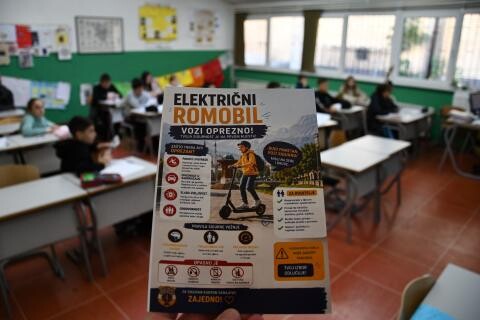 Rad policije u zajednici: Važnost sigurnog korištenja električnih romobila